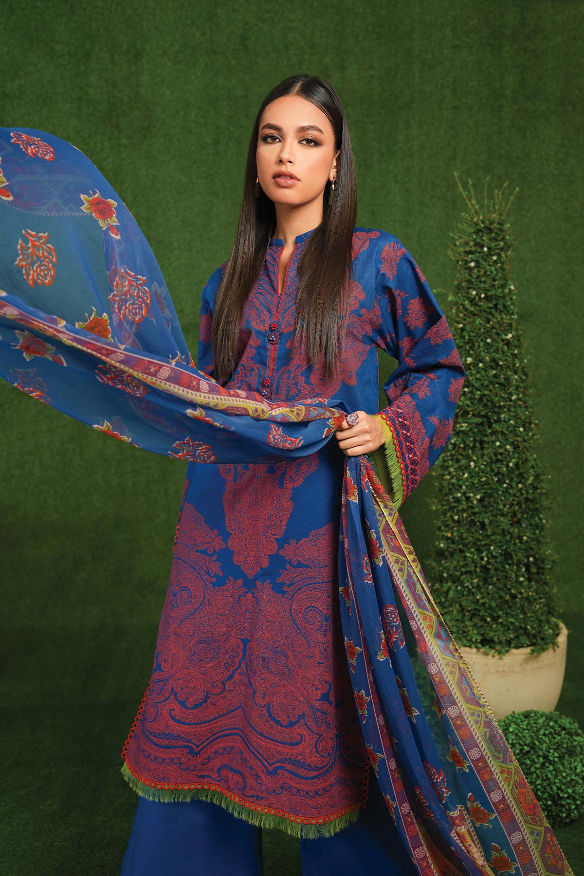 3 Pc Embroidered Thick Lawn Suit With Chiffon Dupatta