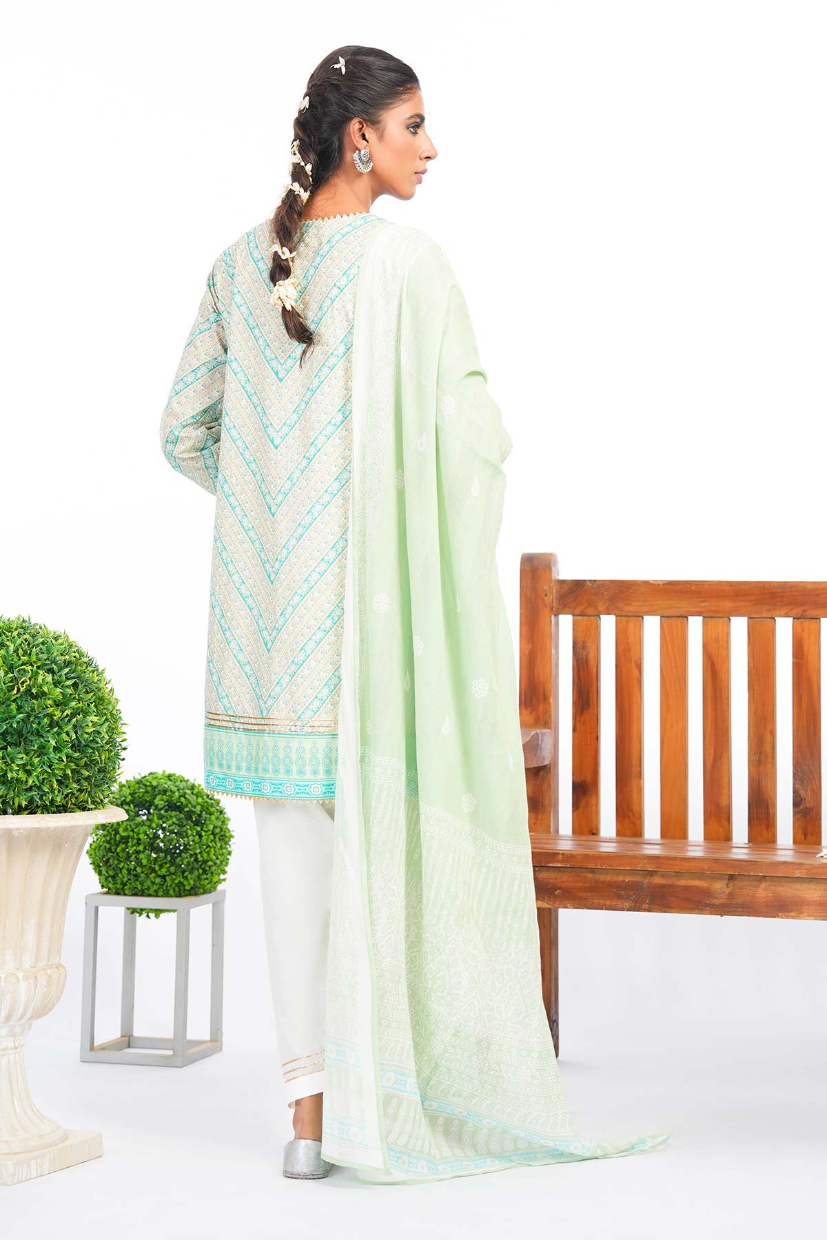 3 Pc Printed Lawn Suit With Cotton Net Dupatta