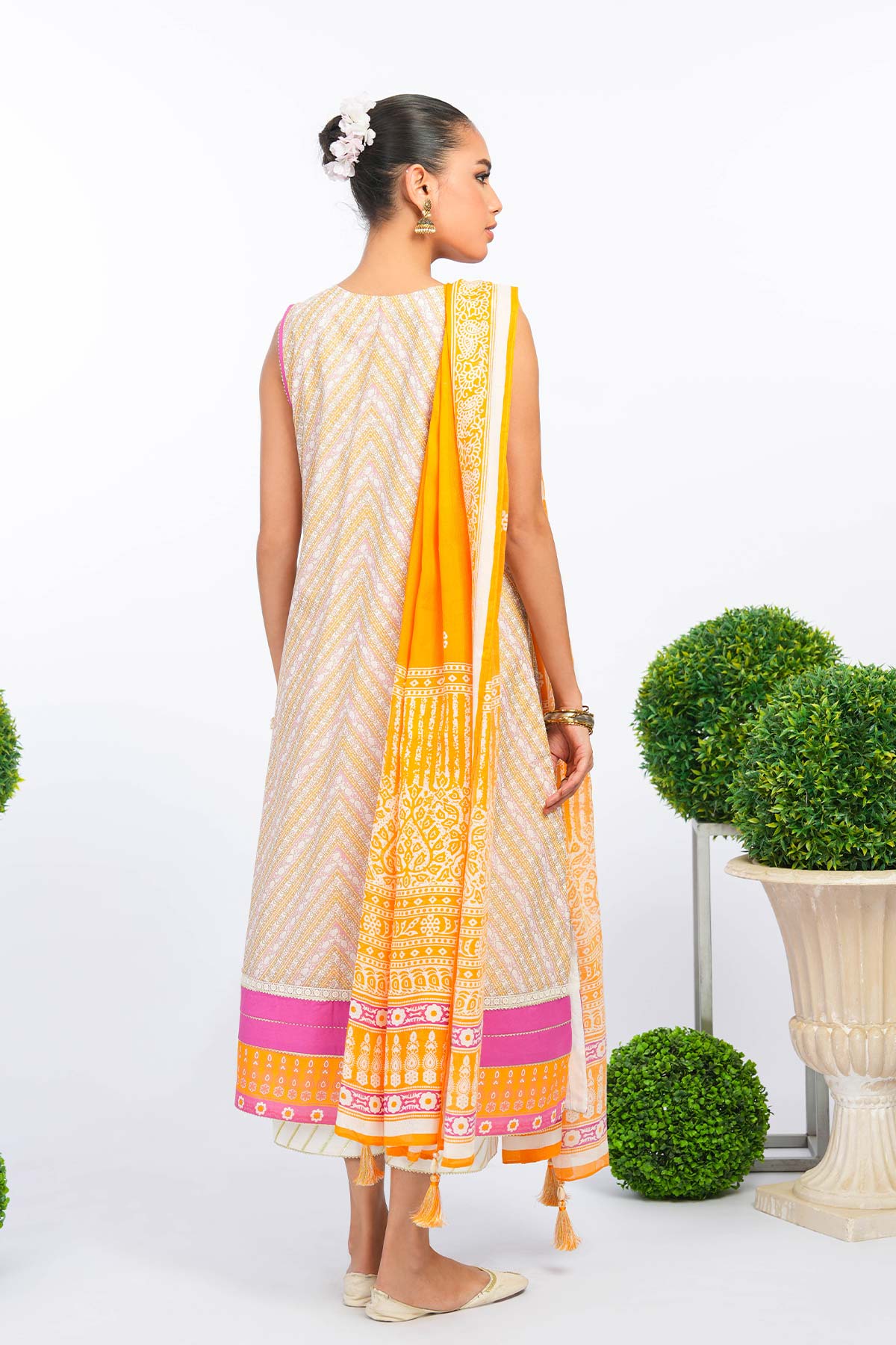 3 Pc Printed Lawn Suit With Cotton Net Dupatta