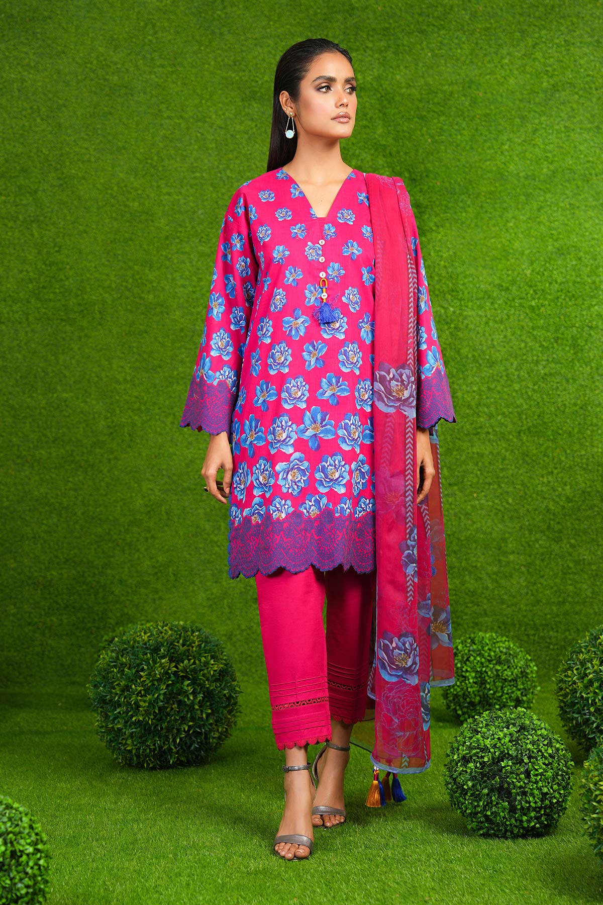 3 Pc Printed Lawn Suit With Chiffon Dupatta