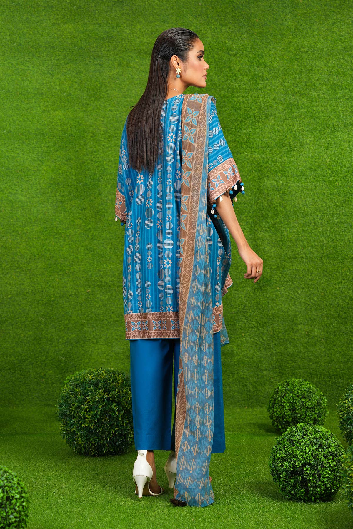 3 Pc Printed Lawn Suit With Chiffon Dupatta