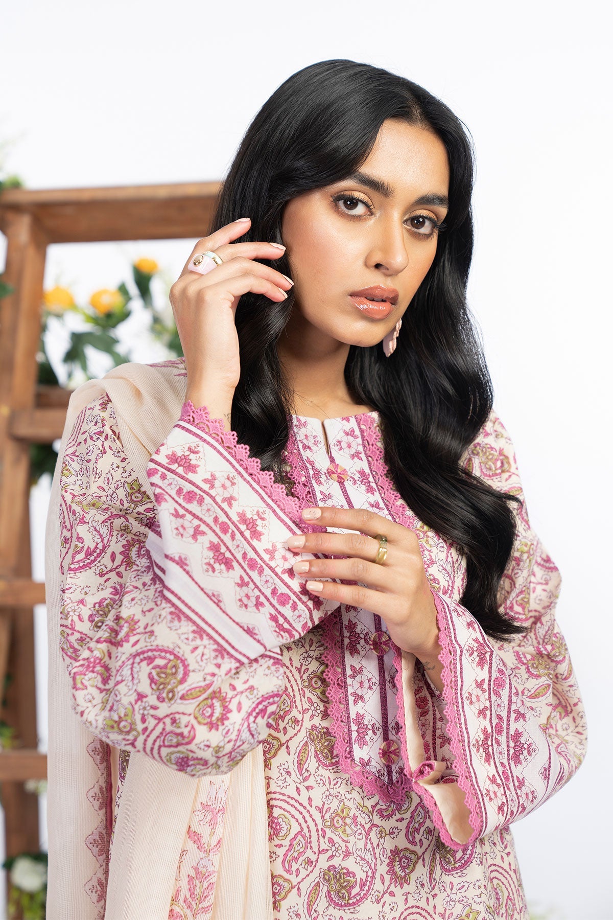 3 Pc Printed Lawn Suit With Jacquard Net Dupatta