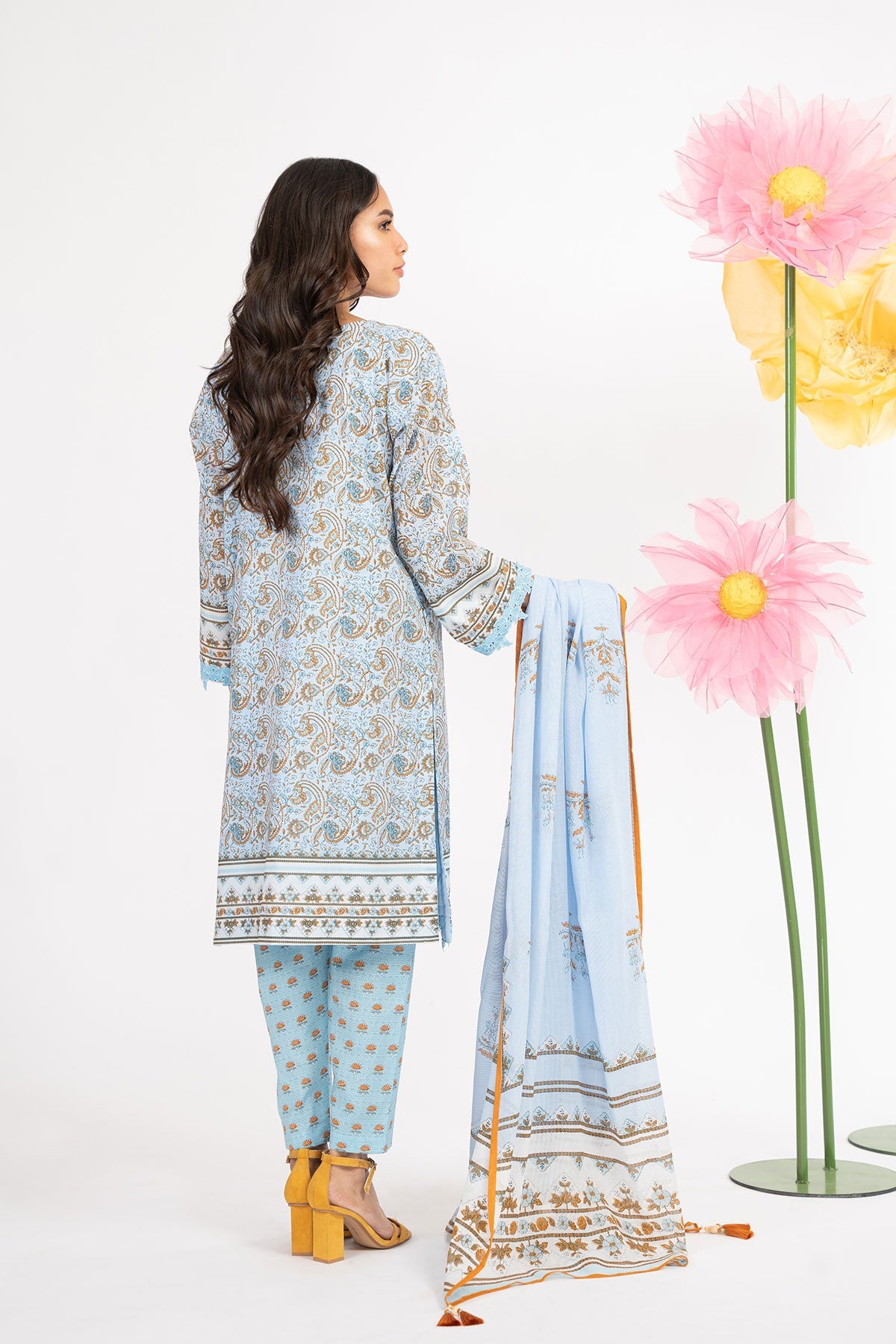 3 Pc Printed Lawn Suit With Jacquard Net Dupatta