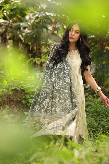 3 Pc Embroidered Lawn Suit With Doria Dupatta