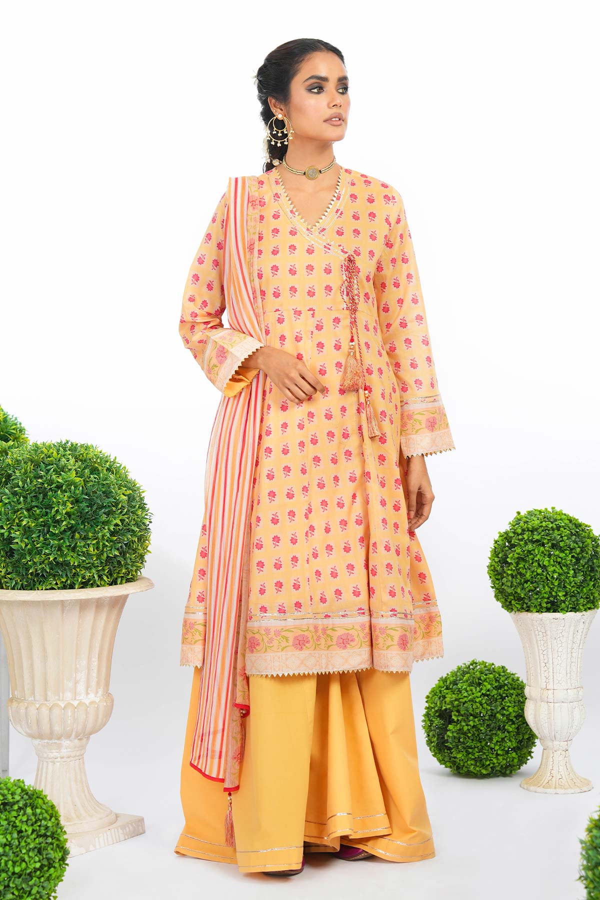 2 Pc Printed Lawn Suit With Chiffon Dupatta