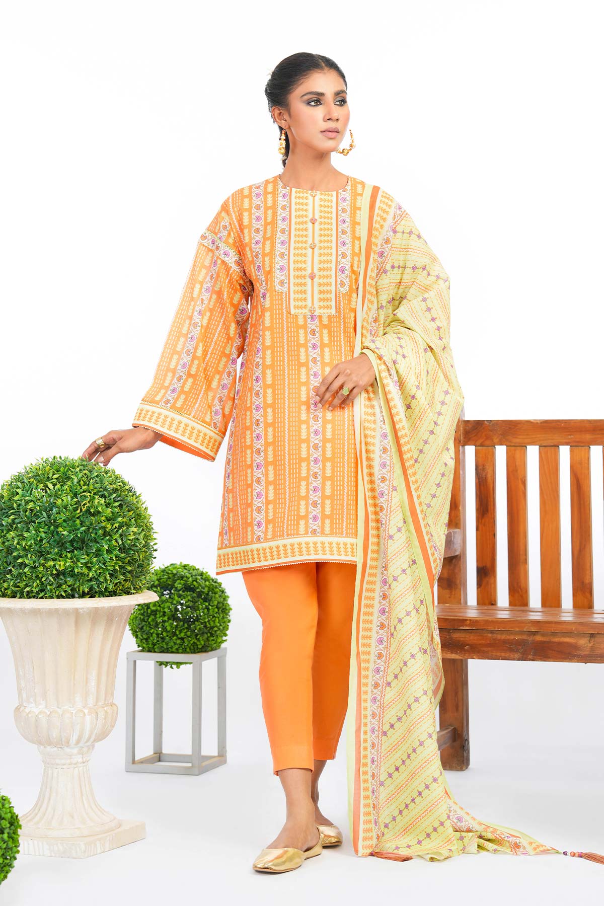 2 Pc Printed Lawn Suit With Silver Lawn Dupatta