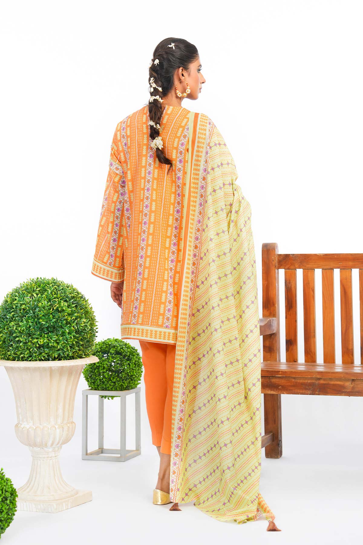 2 Pc Printed Lawn Suit With Silver Lawn Dupatta