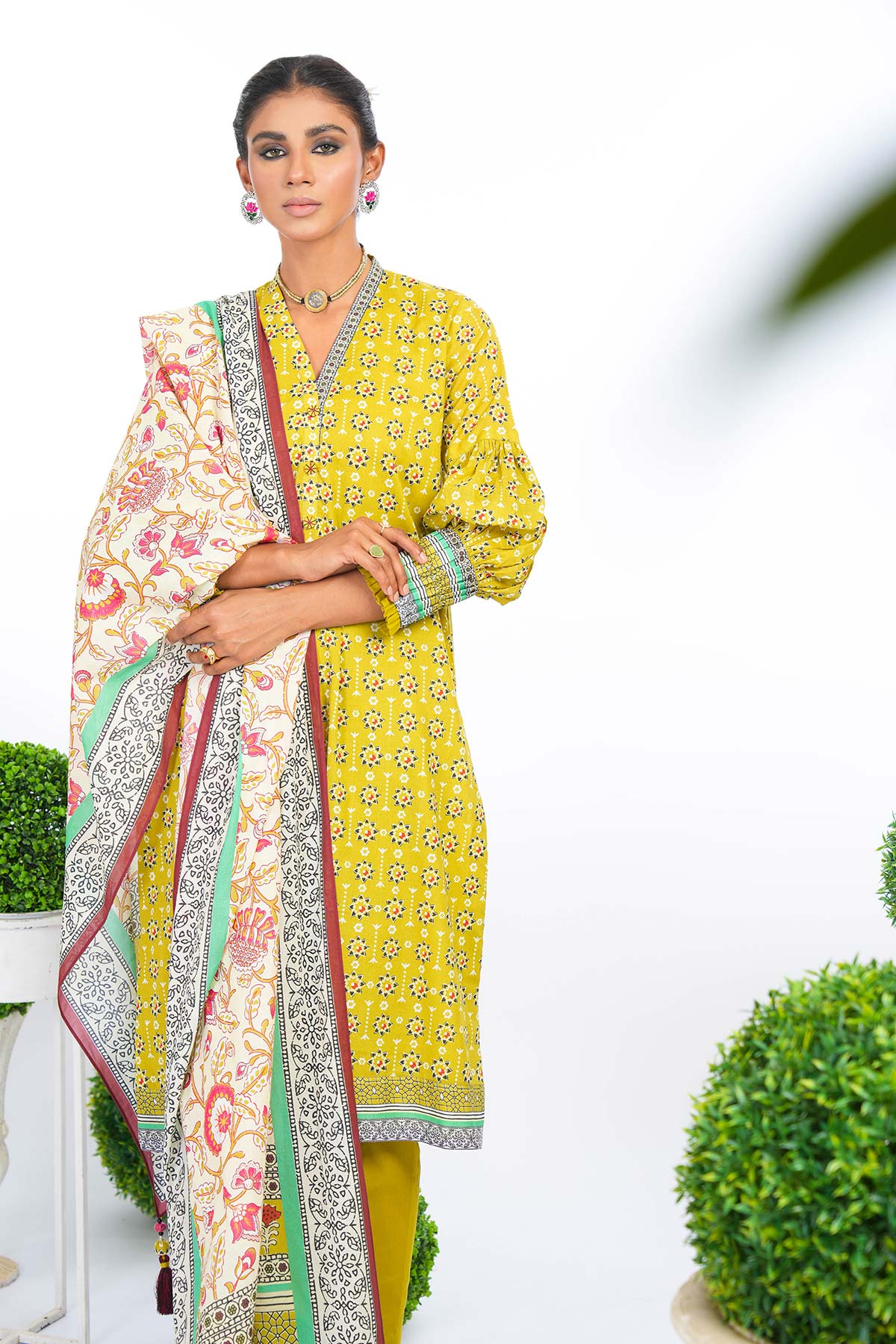 2 Pc Printed Lawn Suit With Silver Lawn Dupatta