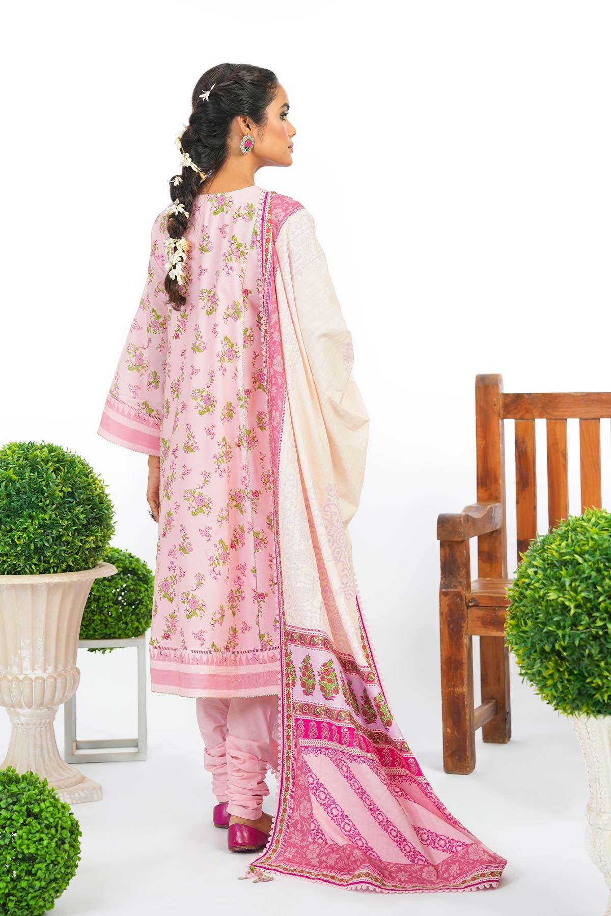 2 Pc Embroidered Lawn Suit With Broschia Dupatta