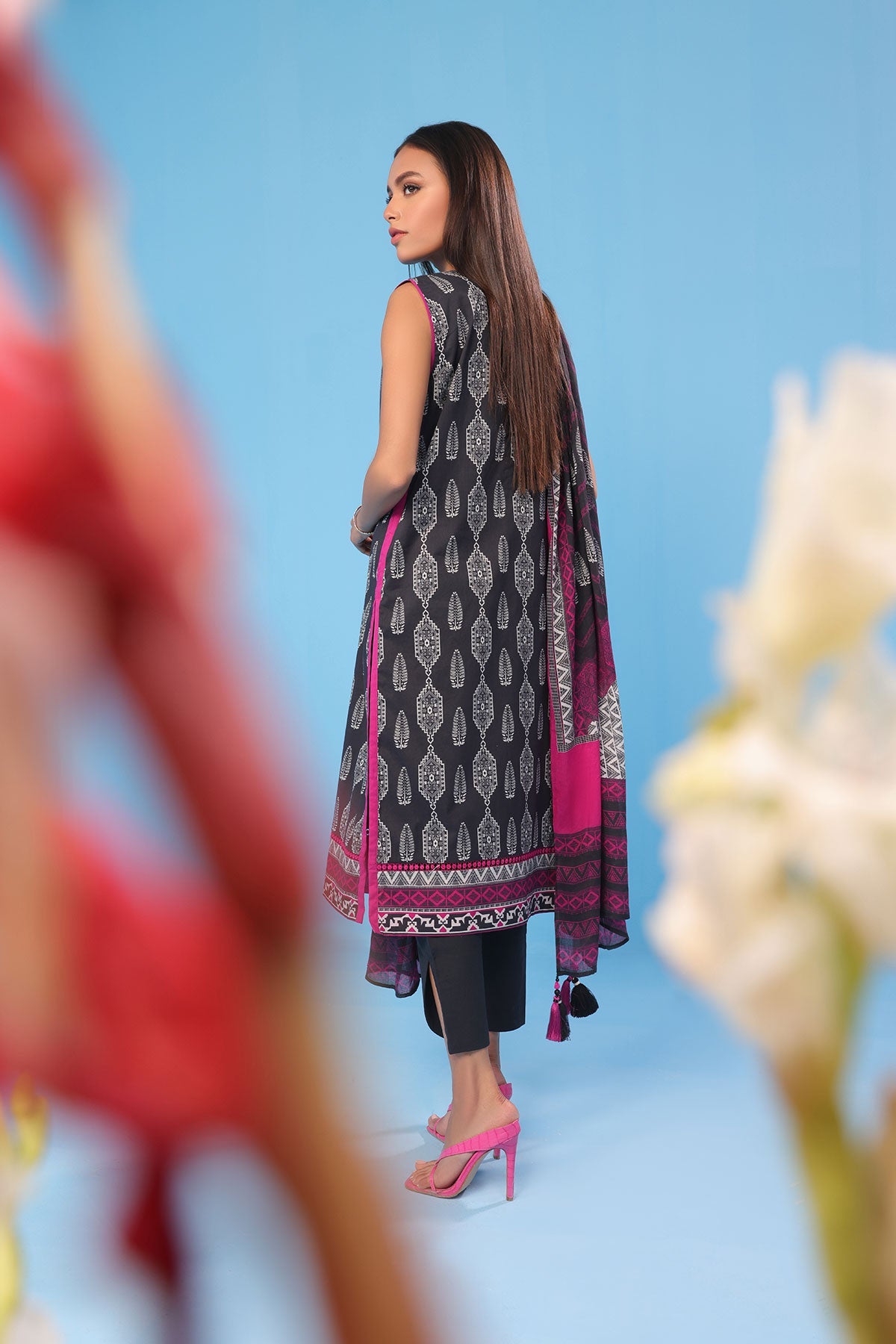 2 Pc Printed Lawn Suit With Net Dupatta