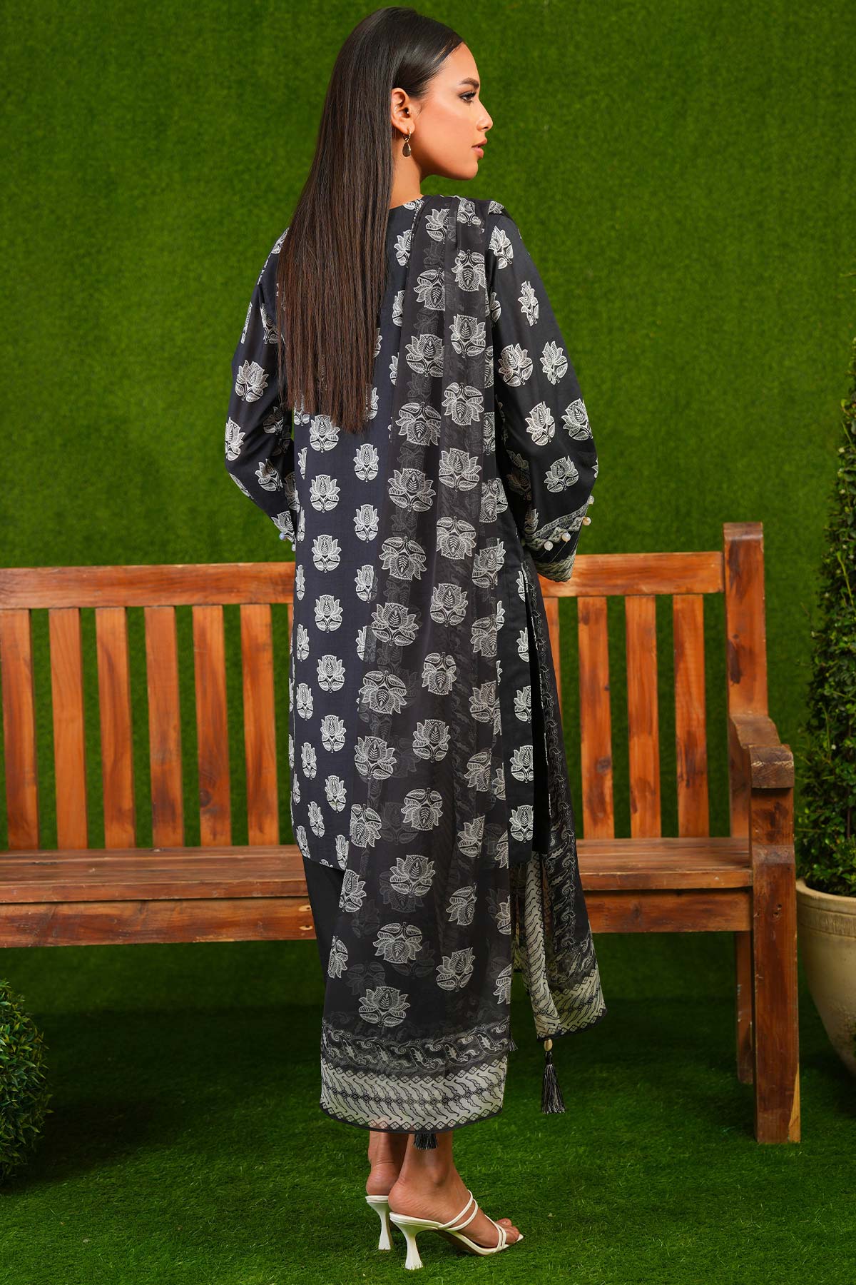 2 Pc Printed One Way Slub Suit With Chiffon Dupatta