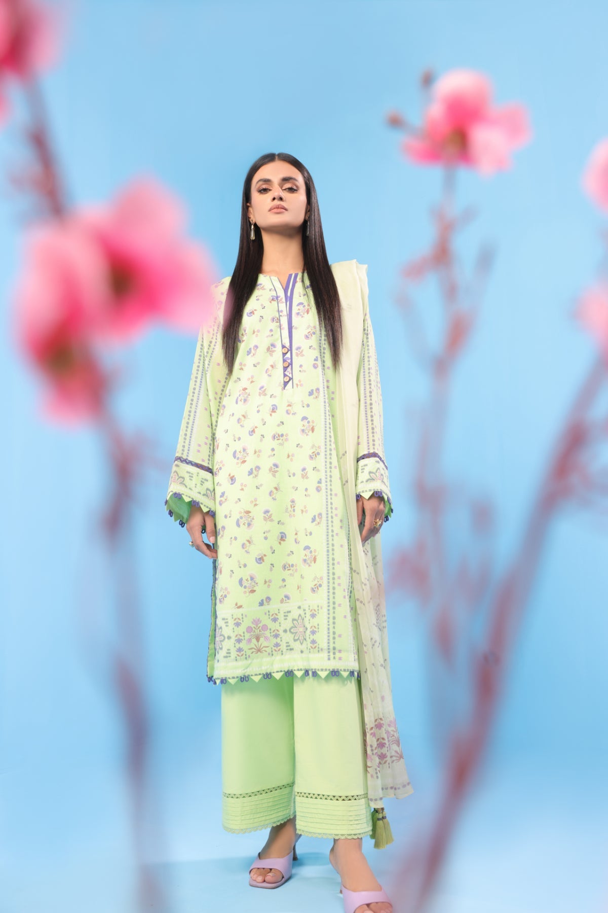 2 Pc Printed Lawn Suit With Chiffon Dupatta