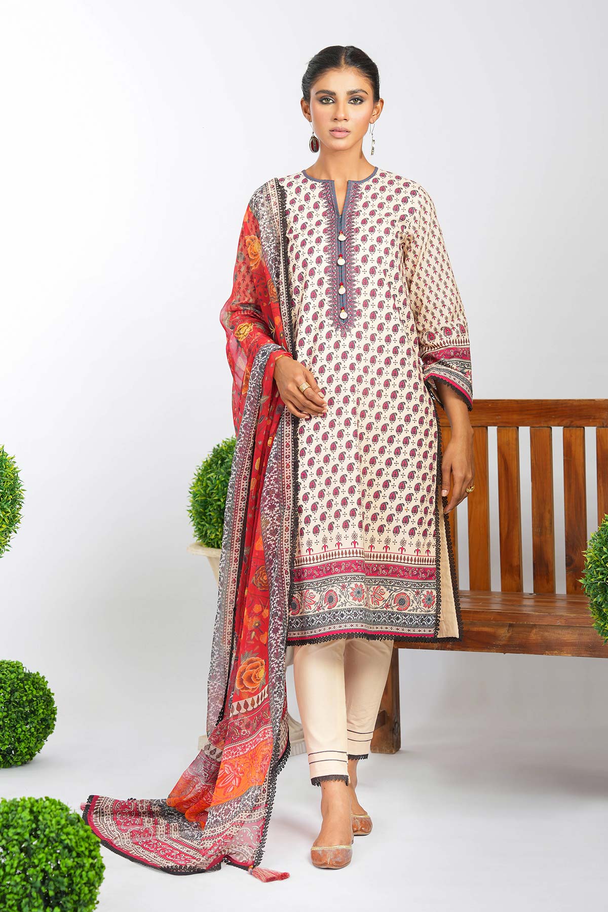 3 Pc Embroidered Lawn Suit With Chiffon Dupatta