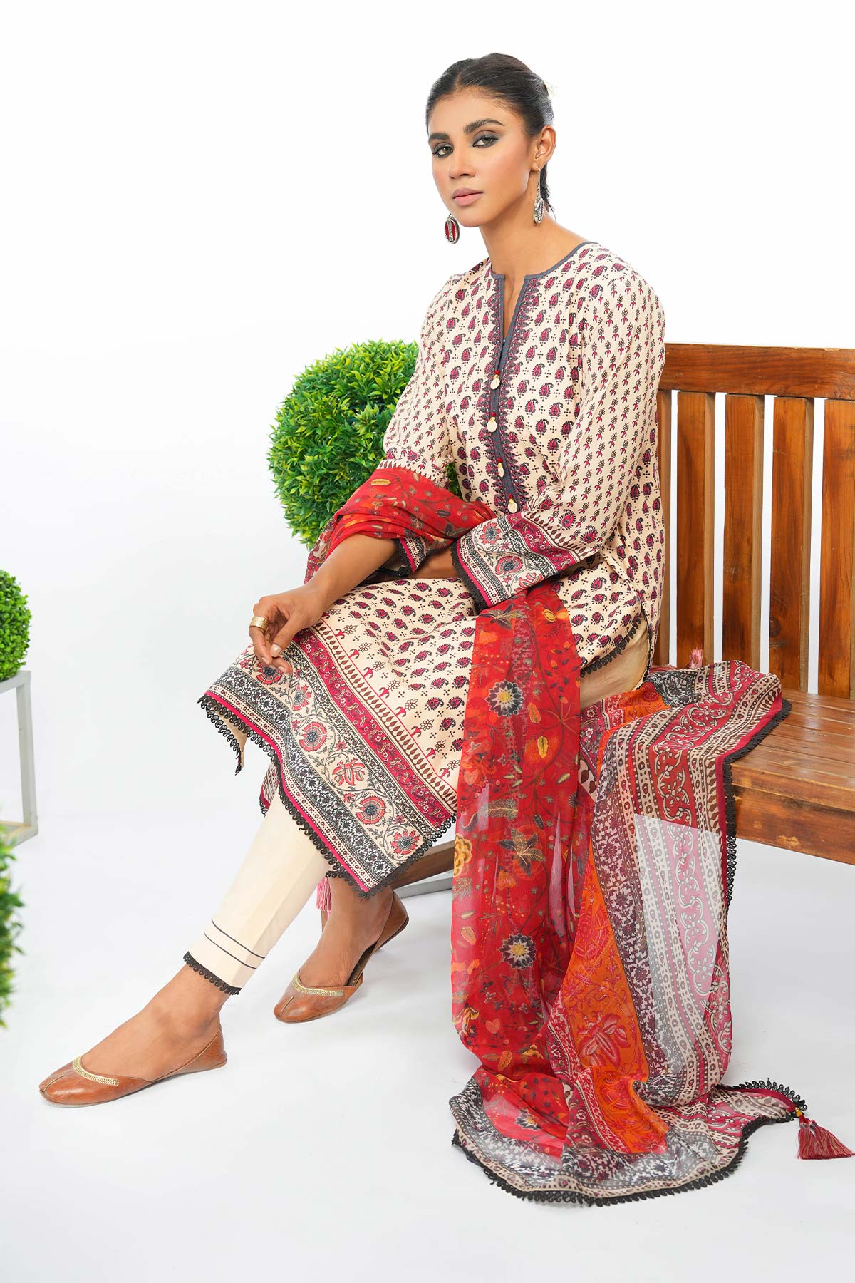 3 Pc Embroidered Lawn Suit With Chiffon Dupatta