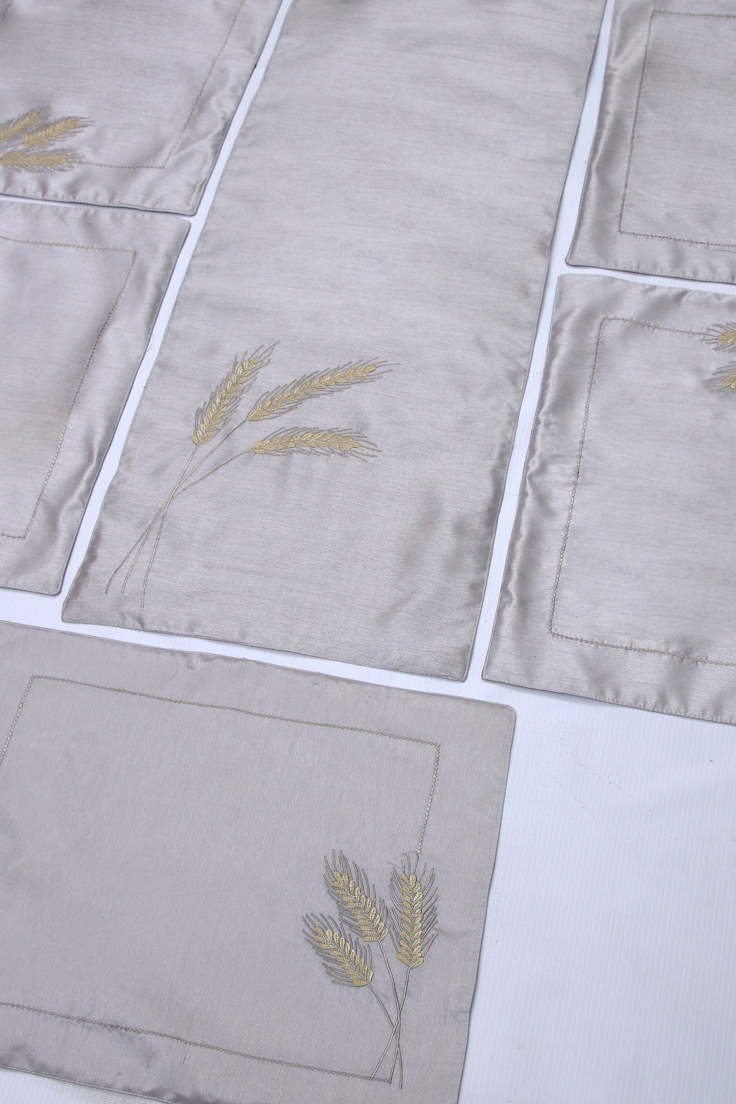 Nishat Linen - Table Runner Set TR23-03 - 7 Piece