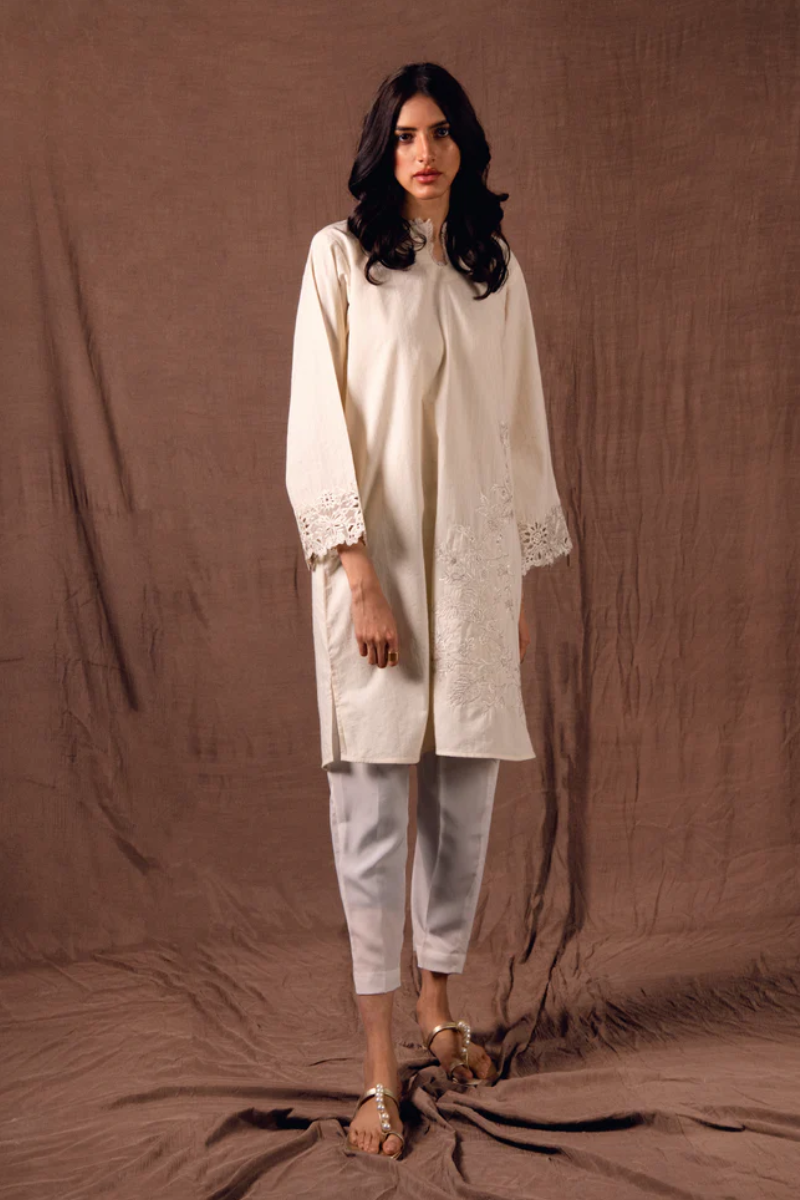 BTW - LOOSE FIT EMBROIDERED KURTA