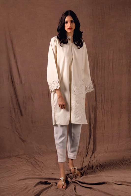 BTW - LOOSE FIT EMBROIDERED KURTA