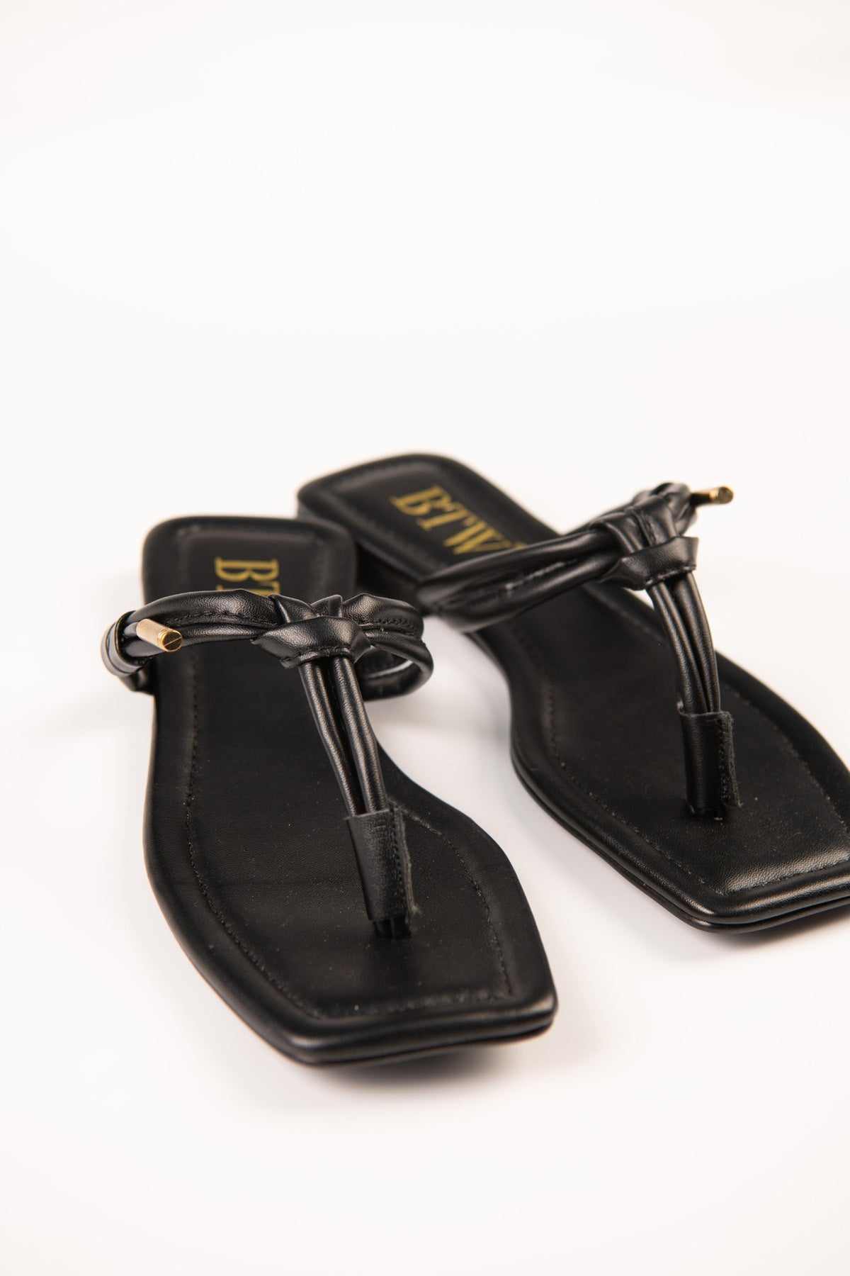 BTW - TOE RING FLATS