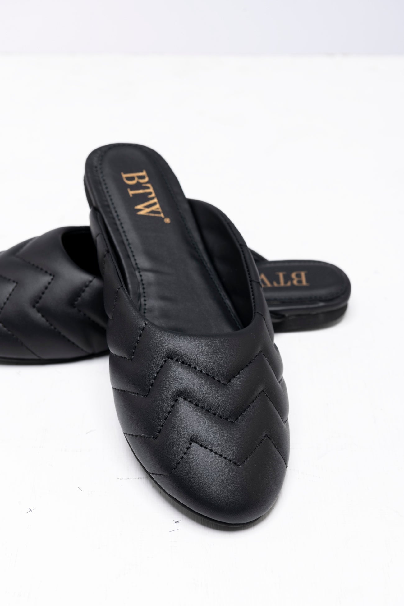 BTW - ROUND TOE FLAT MULES