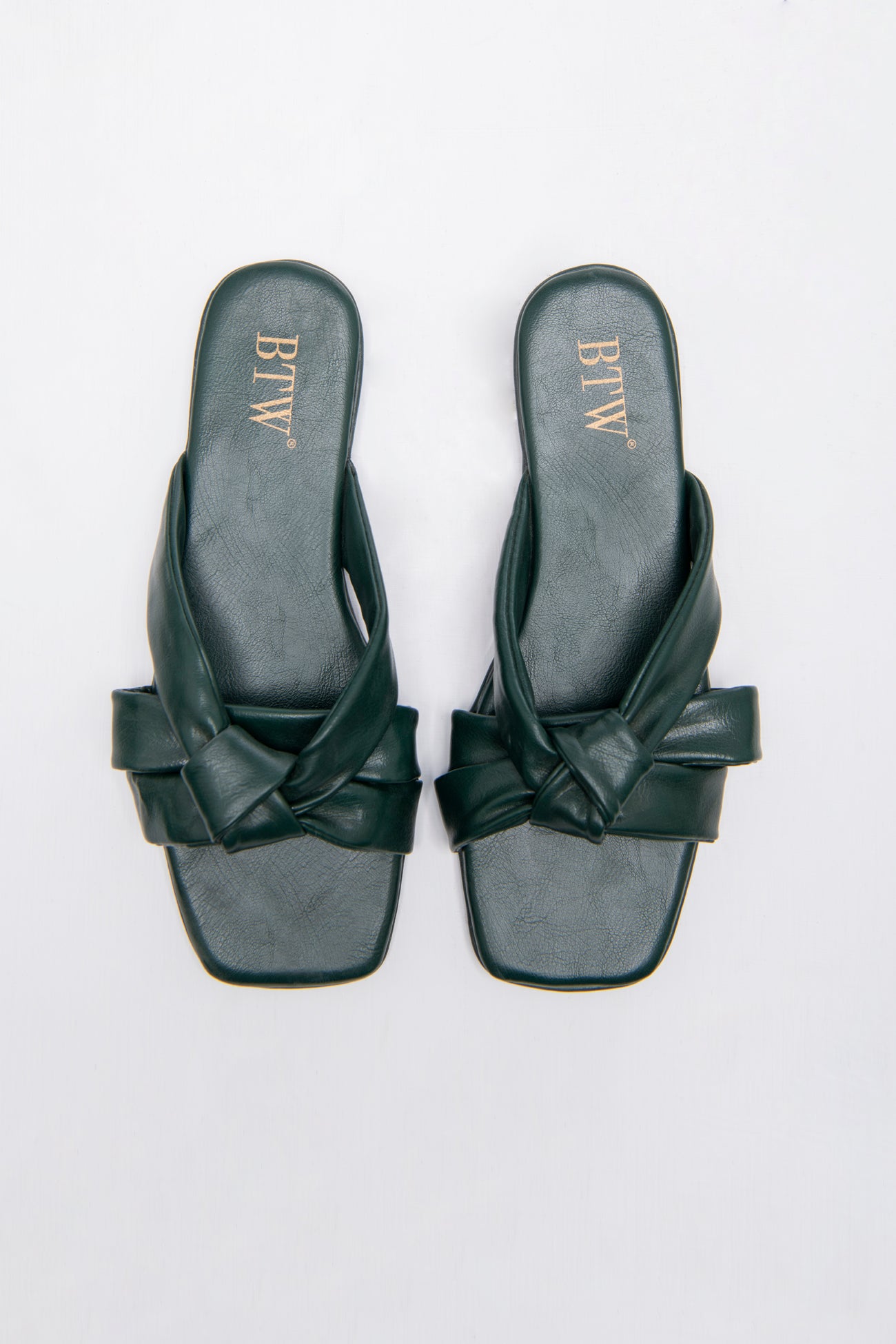 BTW - SQUARE CROSS OVER FLAT SLIDES