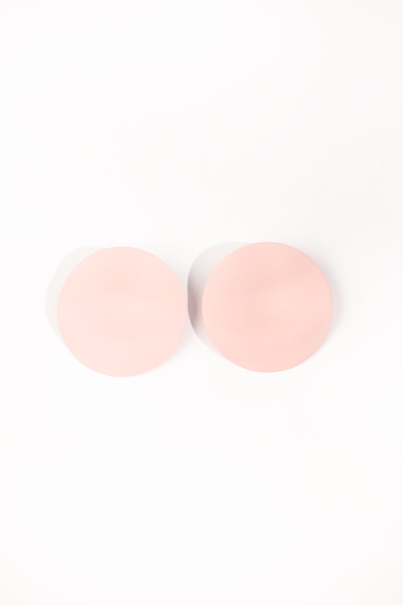 BTW - MATTE ROUND SHAPE EARSTUDS
