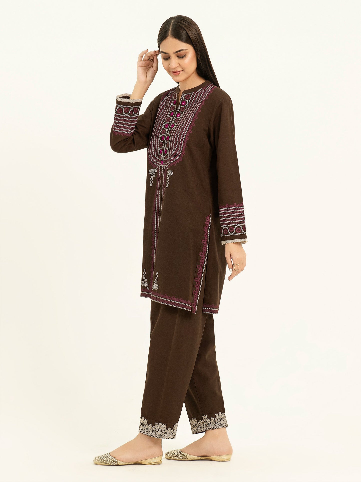 2 Piece Khaddar Suit-Embroidered (Pret)