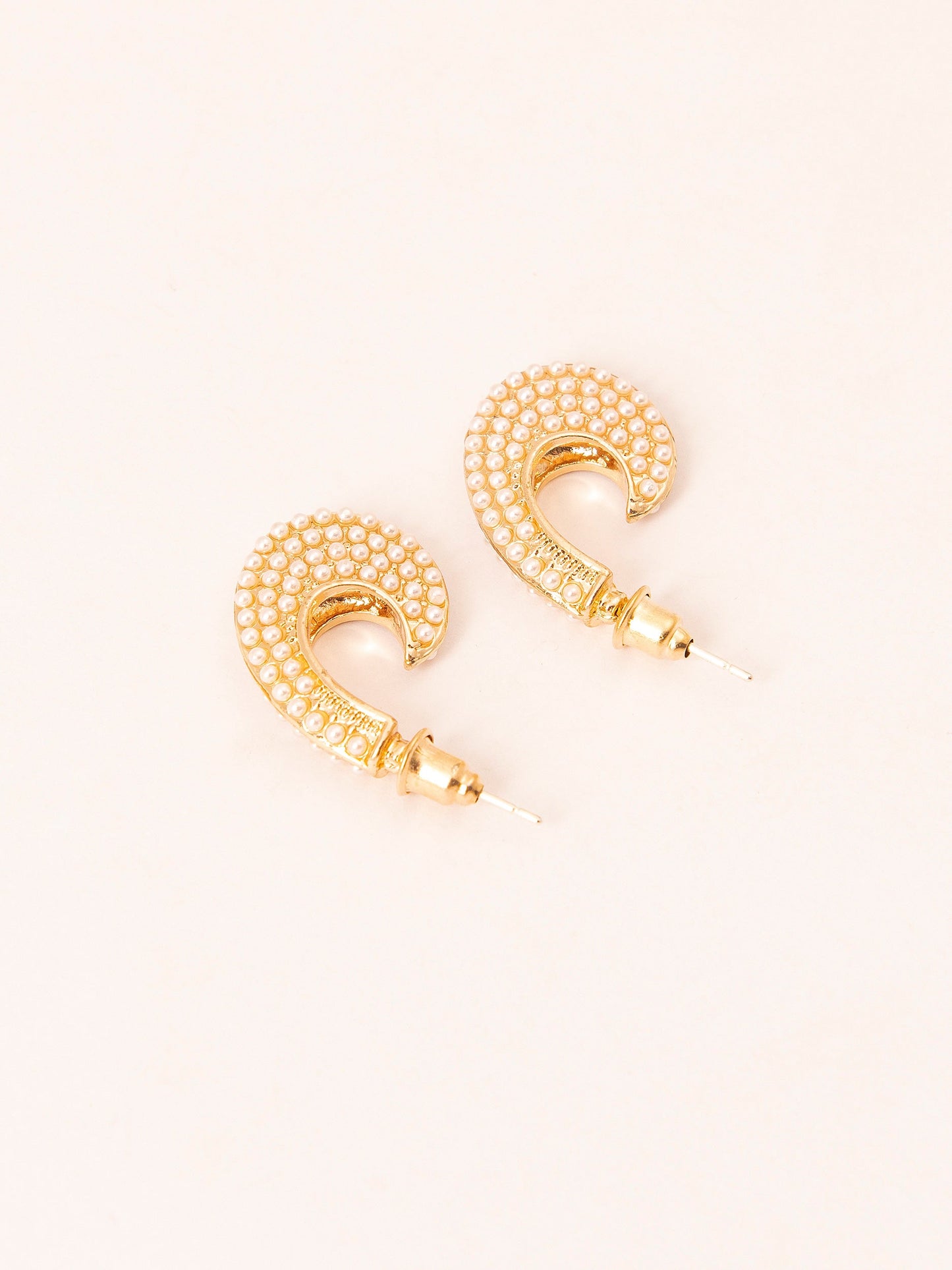 Limelight - Curvy Pearl Earrings