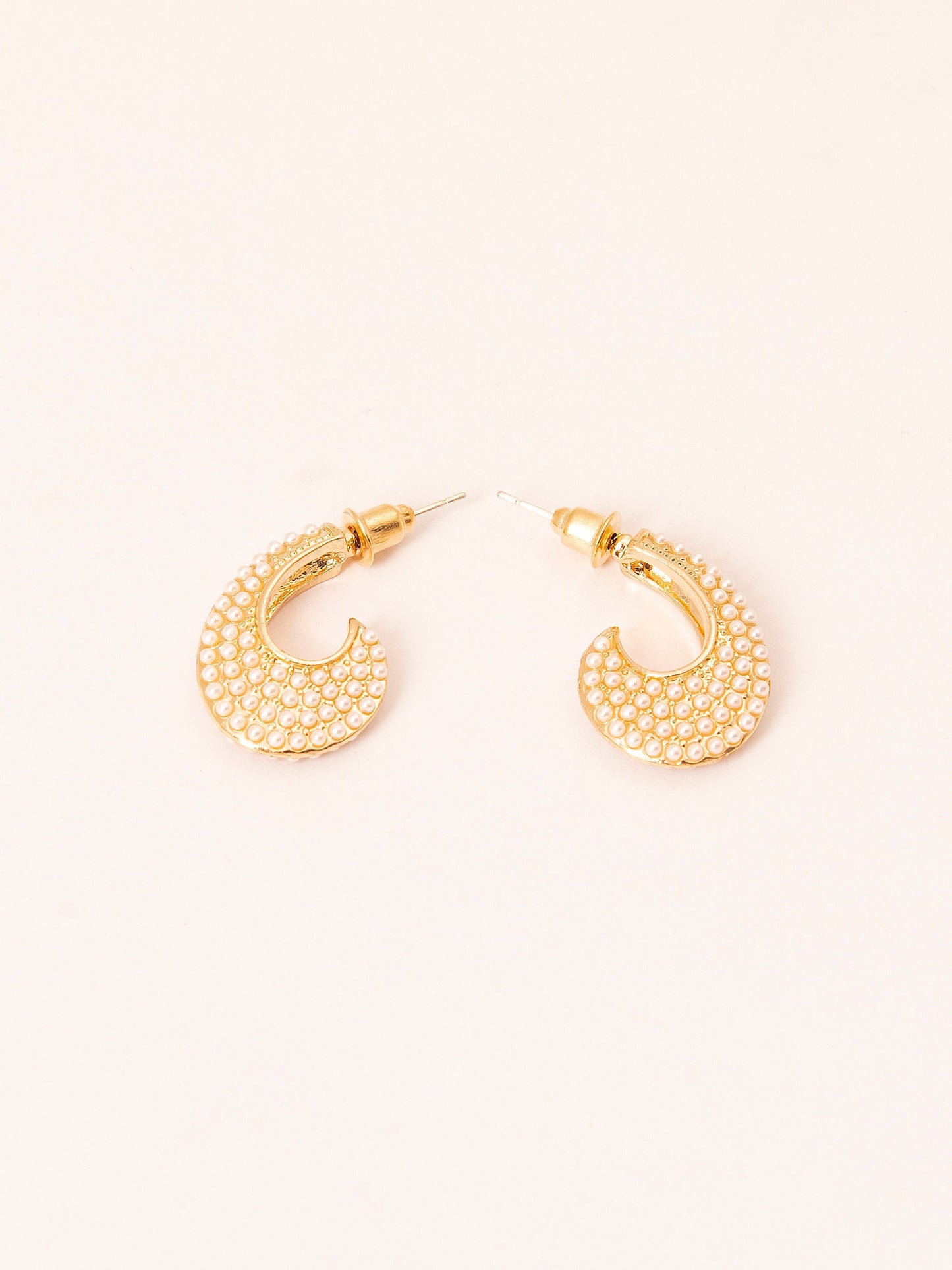 Limelight - Curvy Pearl Earrings