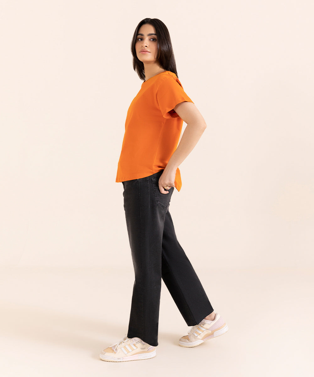 Sapphire - Loose-Fit Curved Hem T-Shirt