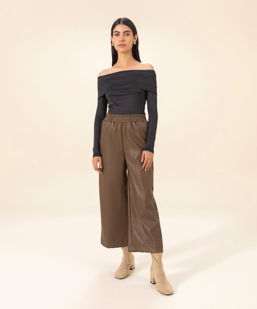 Sapphire - Off-Shoulder Top In Stretchy Fabric