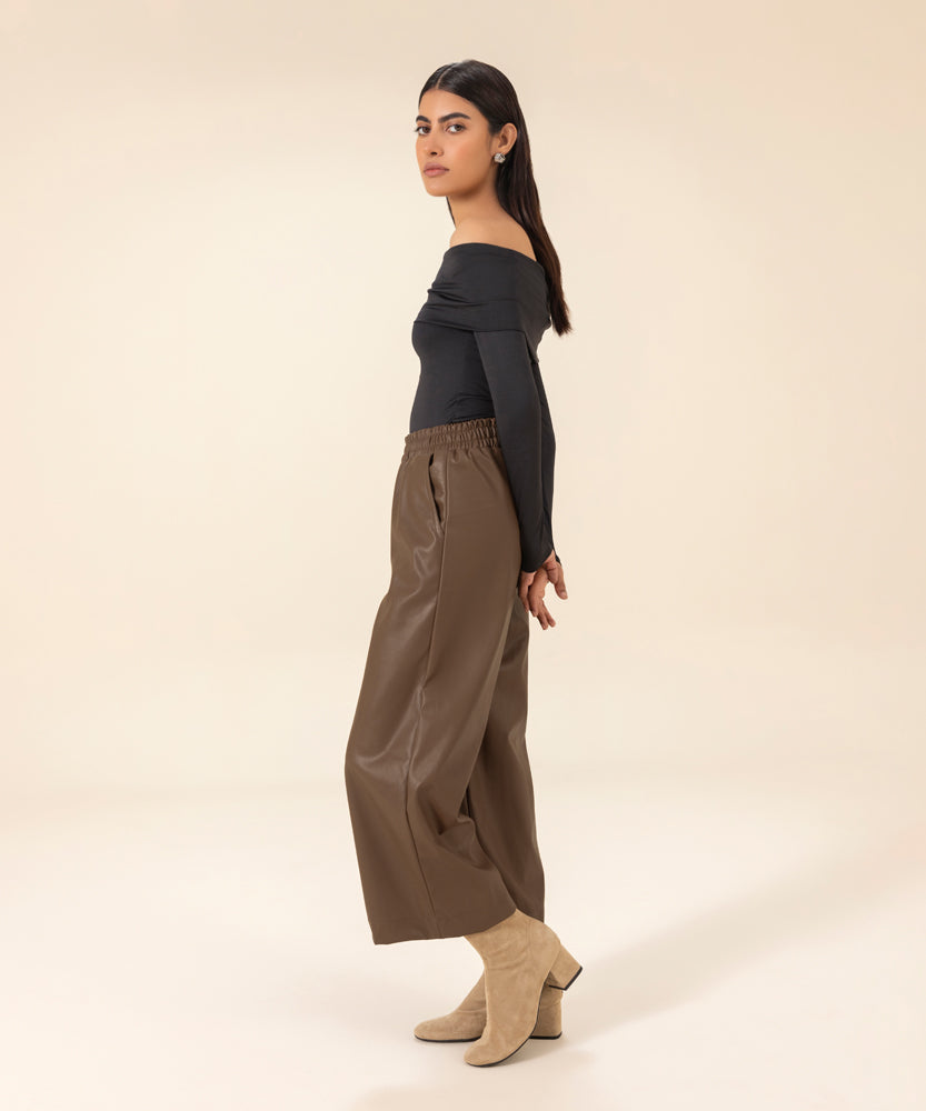 Sapphire - Off-Shoulder Top In Stretchy Fabric