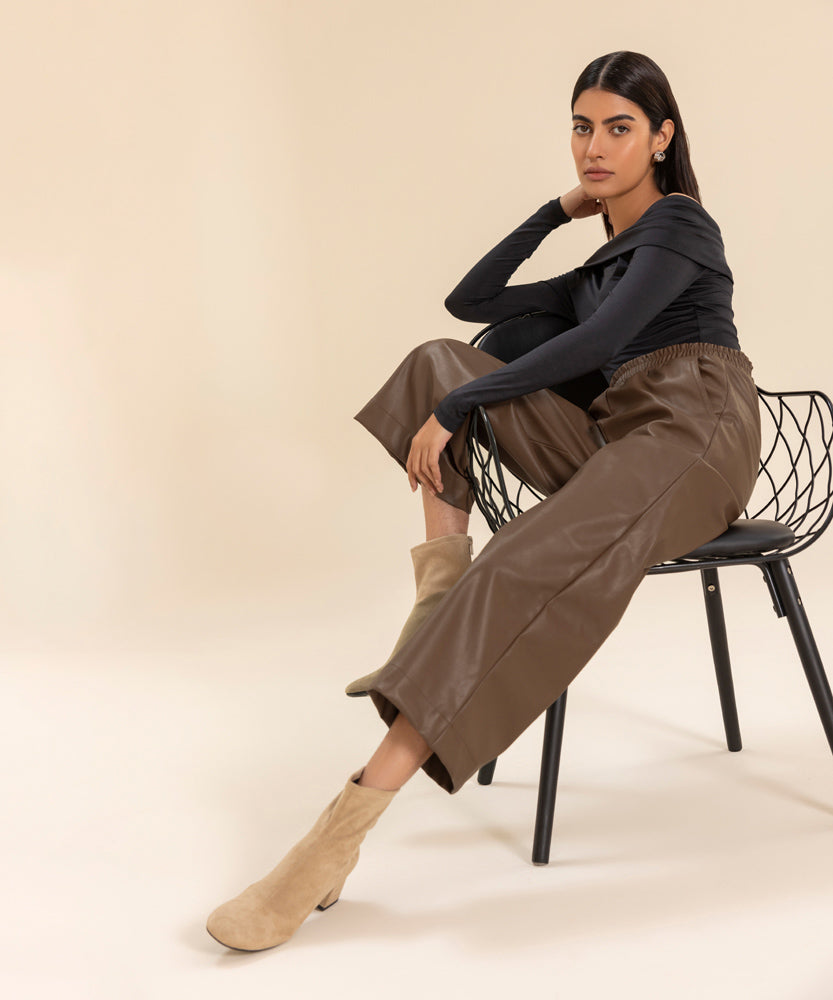 Sapphire - Off-Shoulder Top In Stretchy Fabric