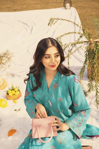 BTW - FLORAL EMBROIDERED KURTA