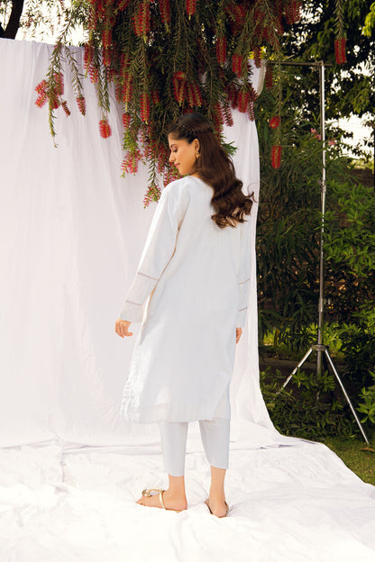 BTW - LINEAR EMBROIDERED KURTA