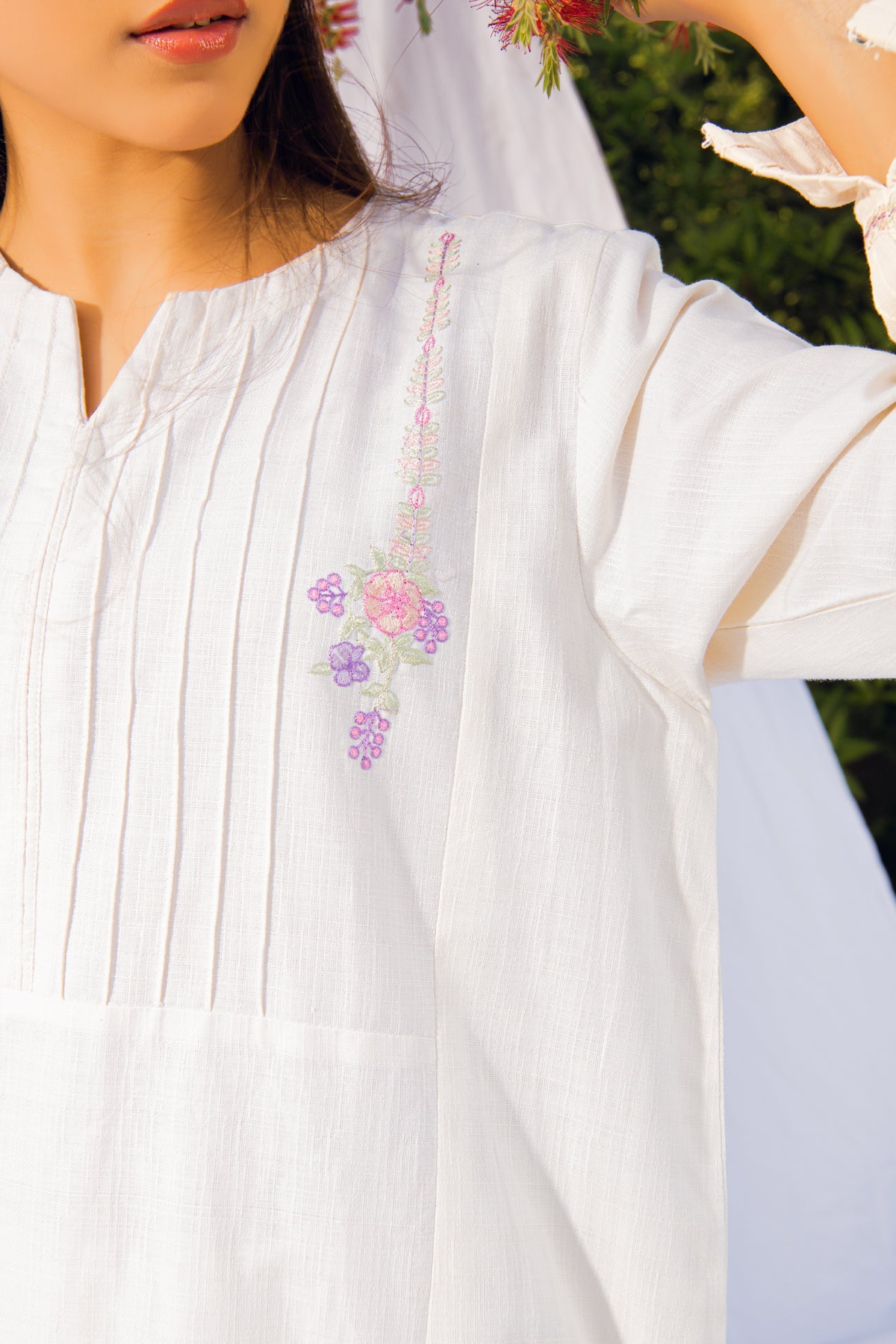 BTW - LINEAR EMBROIDERED KURTA