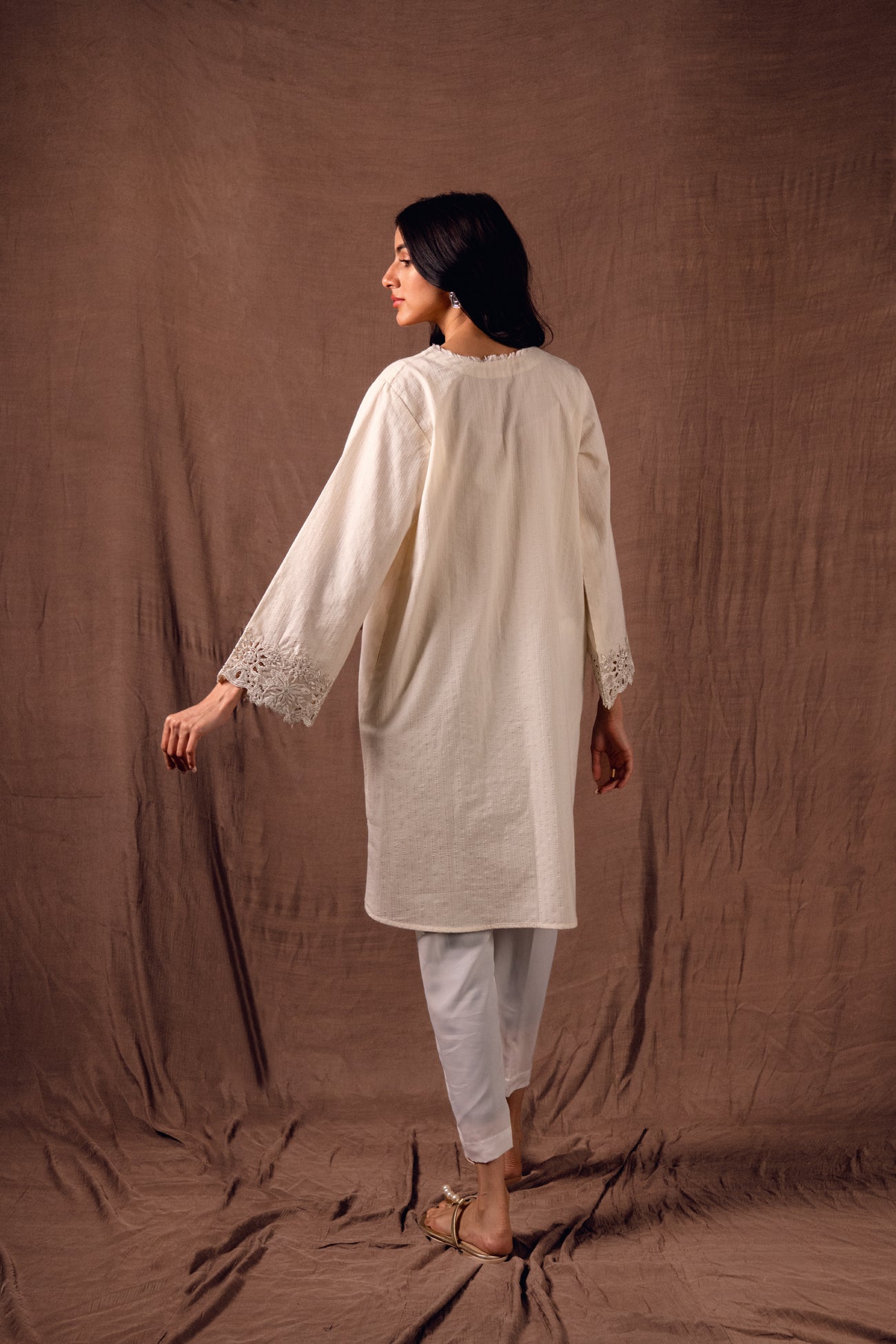 BTW - LOOSE FIT EMBROIDERED KURTA
