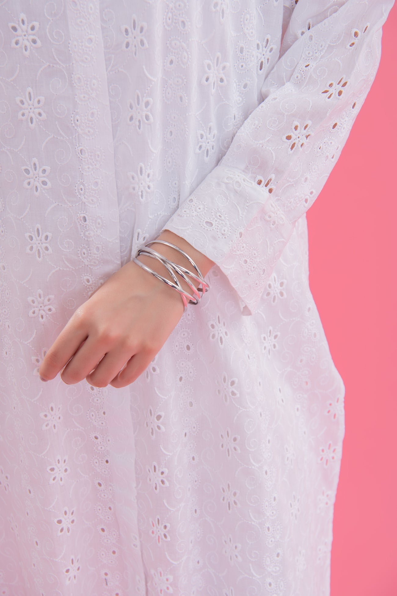 BTW - EVERYDAY WHITE CHIKAN KARI TUNIC