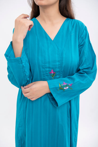 BTW - KURTA WITH EMBROIDERY DETAIL