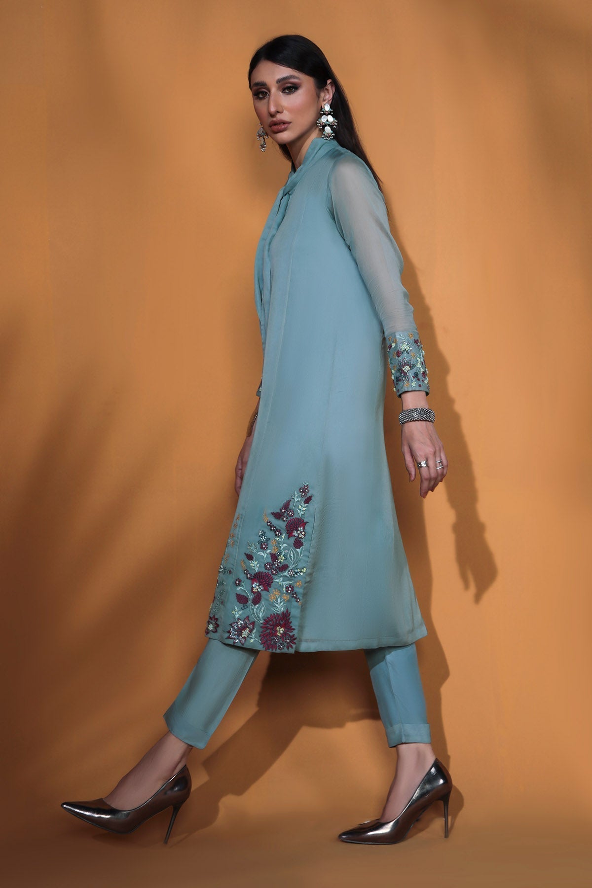 BTW - TIFFUNY BLUE S/T