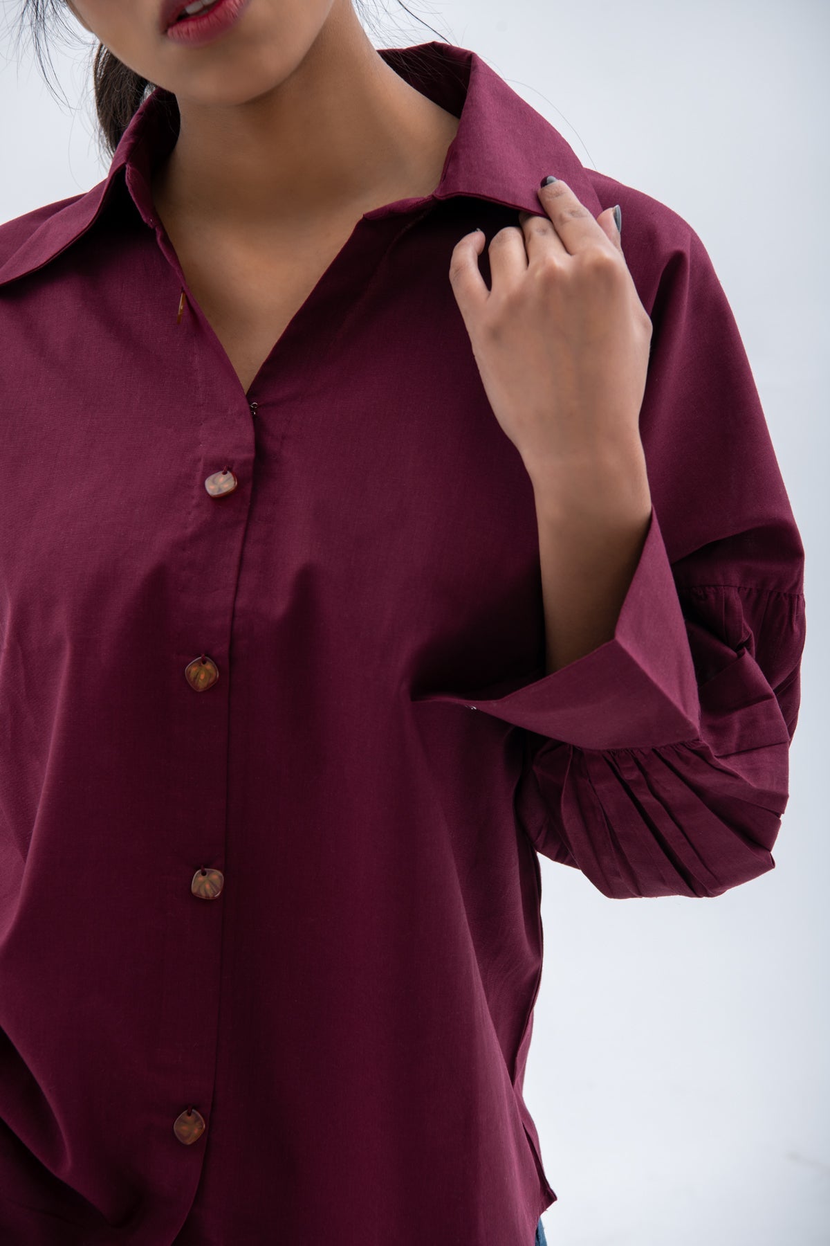 BTW - BUTTON DOWN PUFFED SLEEVES