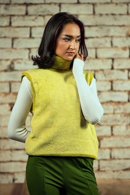 BTW - SLEEVLESS KNIT SWEATER