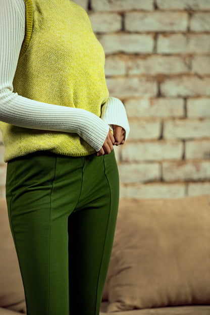 BTW - SLEEVLESS KNIT SWEATER