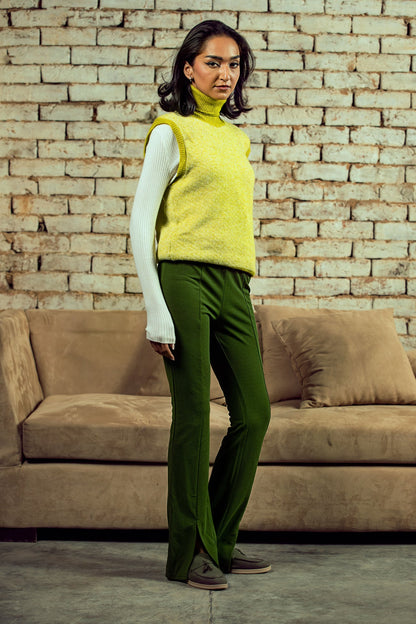 BTW - SLEEVLESS KNIT SWEATER