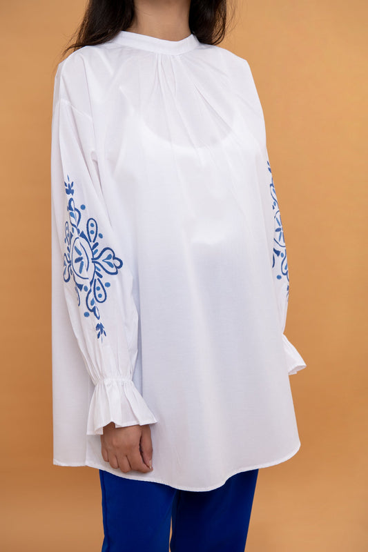BTW - TOP WITH SLEEVE EMBROIDERY