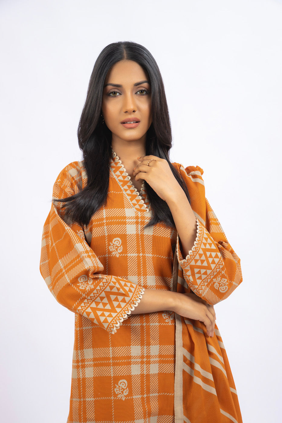 2 Pc Printed Khaddar Outfit