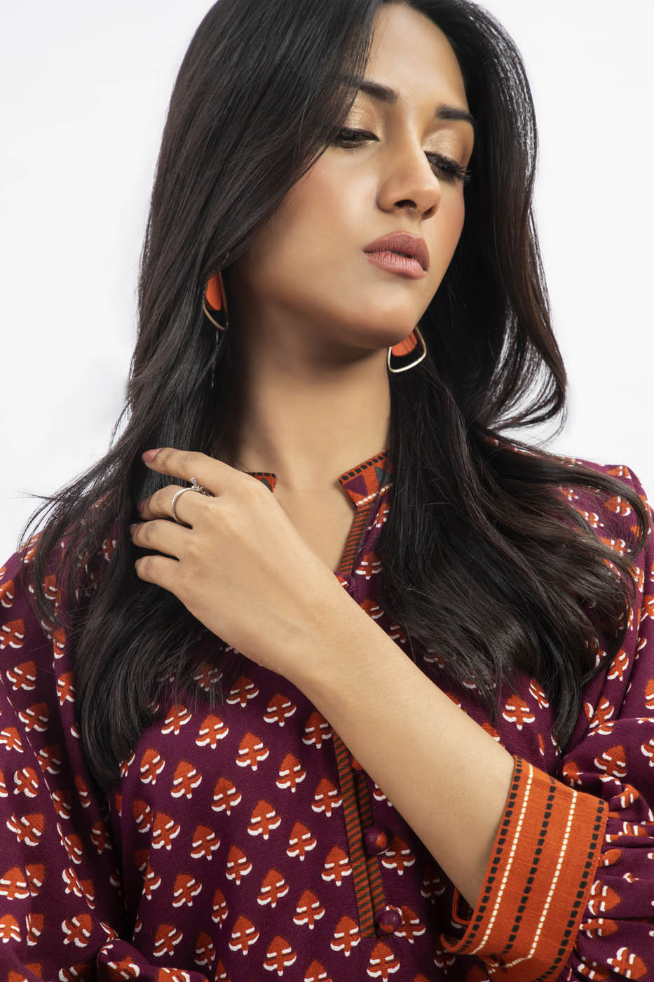2 Pc Printed Khaddar Outfit
