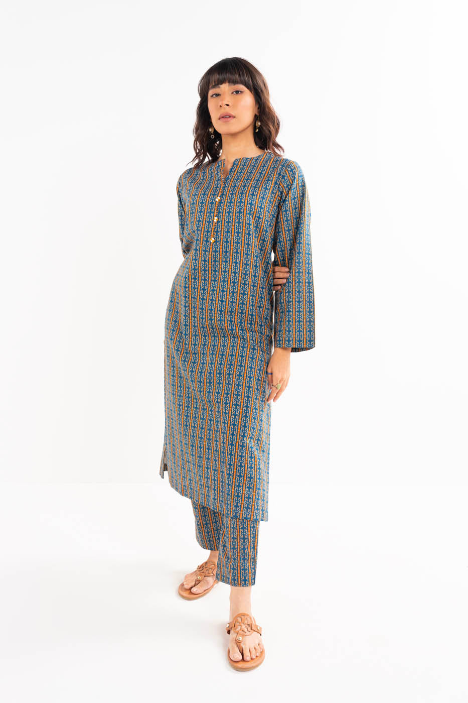 2 Pc Printed Khaddar Outfit
