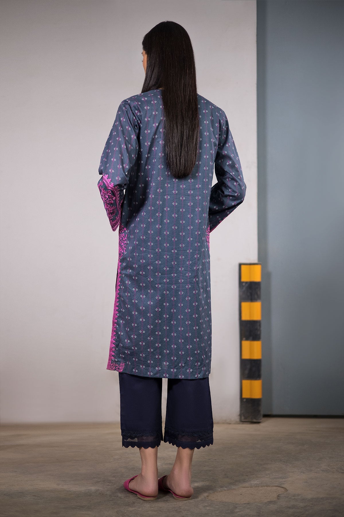 Embroidered Lawn Kurti