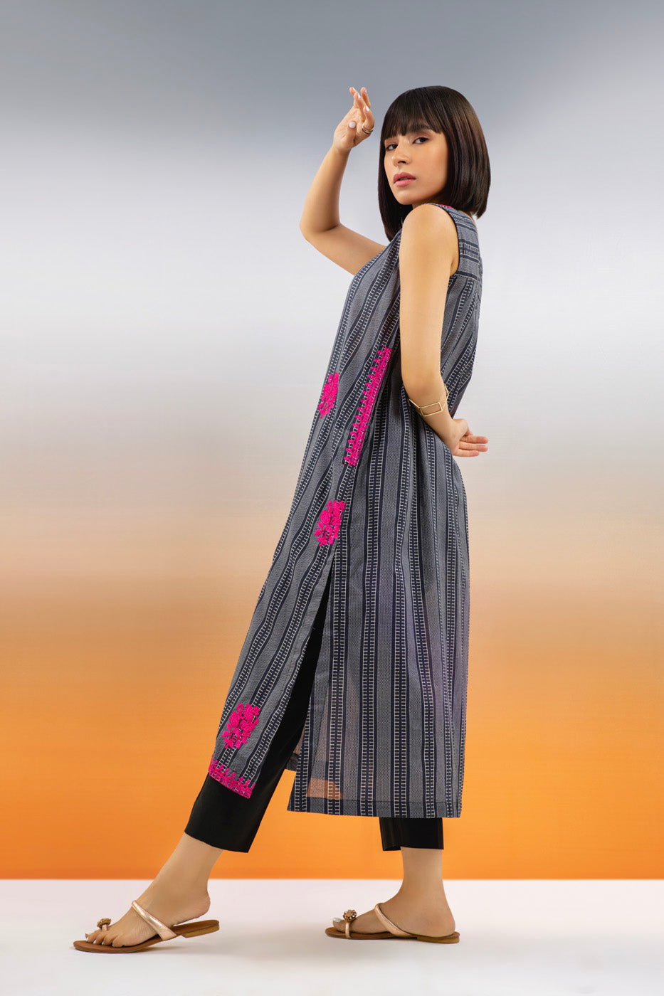 Embroidered Lawn Kurti