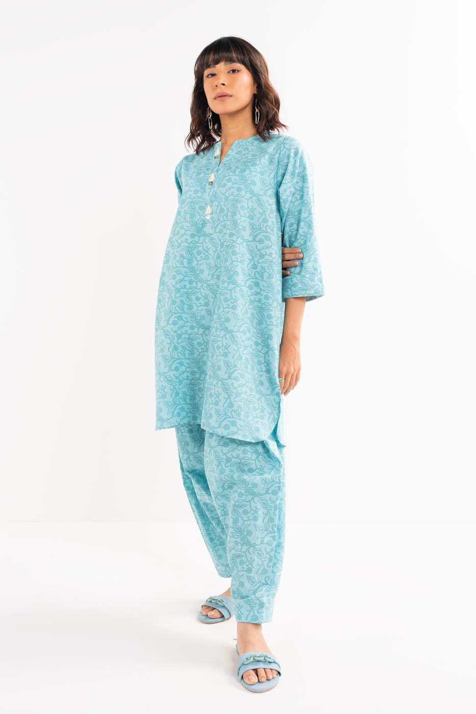 2 Pc Printed Khaddar Outfit